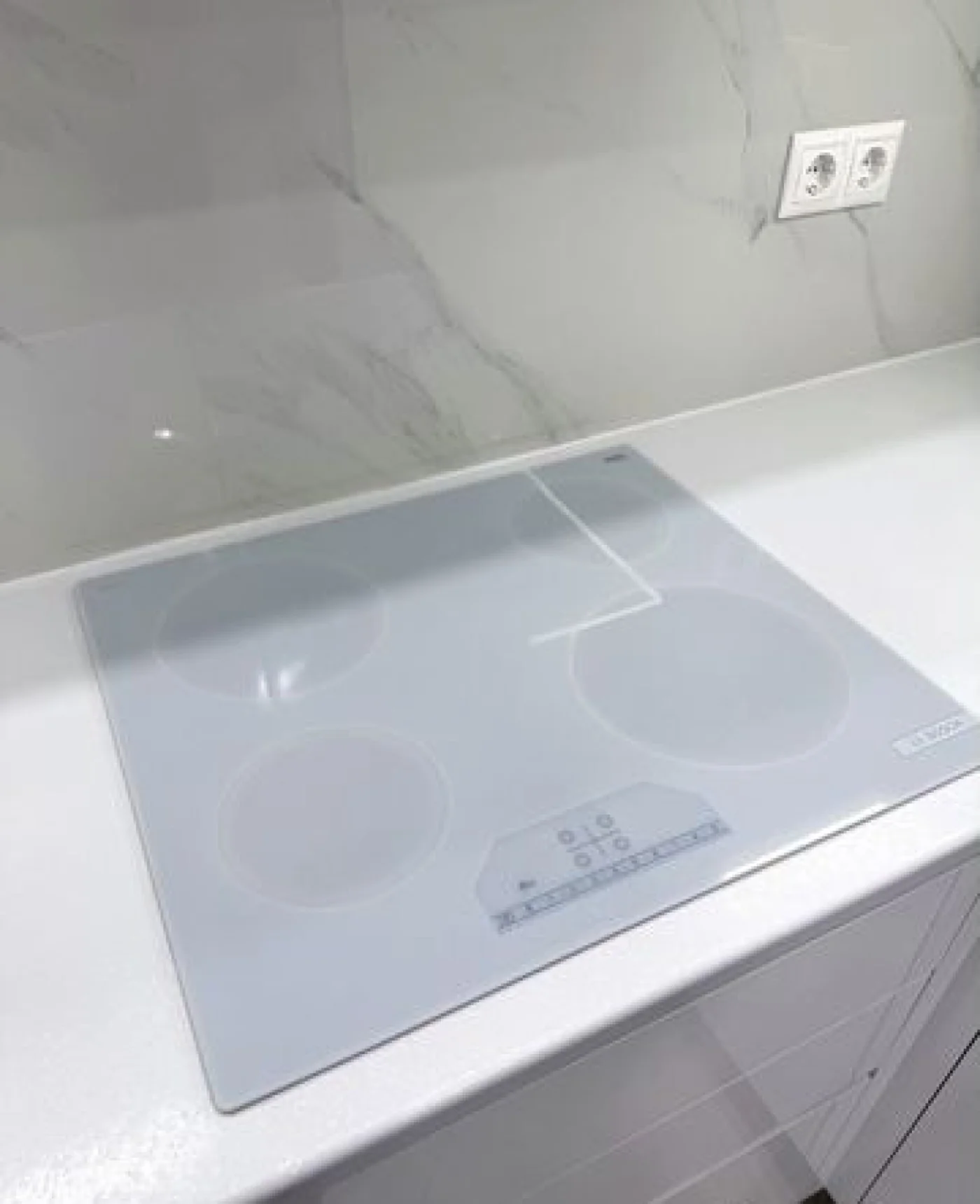 Кухни на заказ под ключ с 3D проектом и гарантией 24 месяца