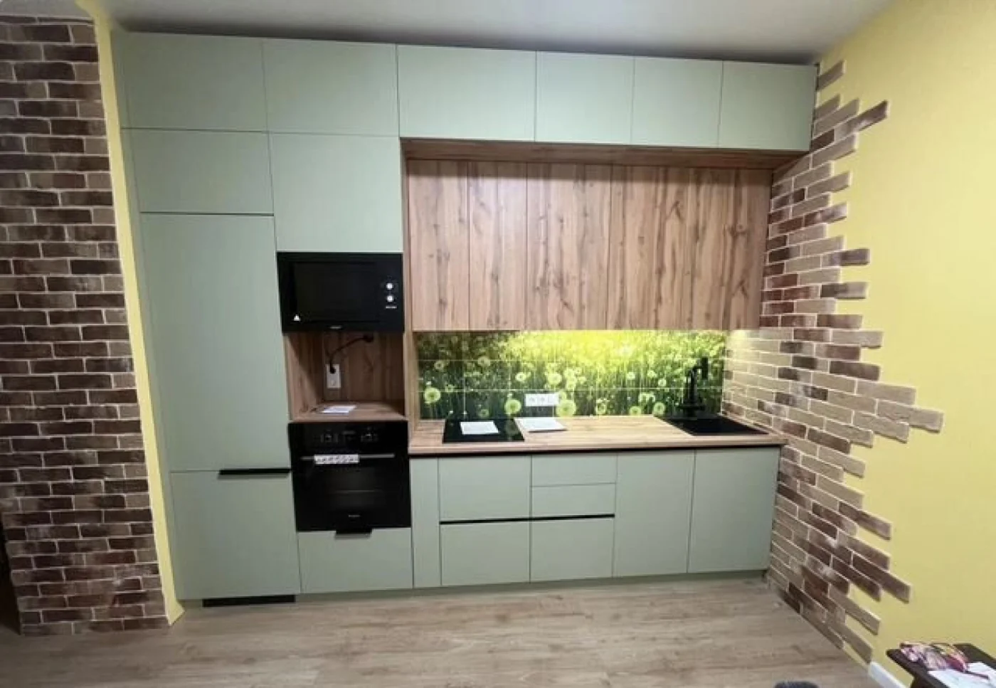 Кухонная мебель на заказ из МДФ и ЛДСП с фурнитурой Blum